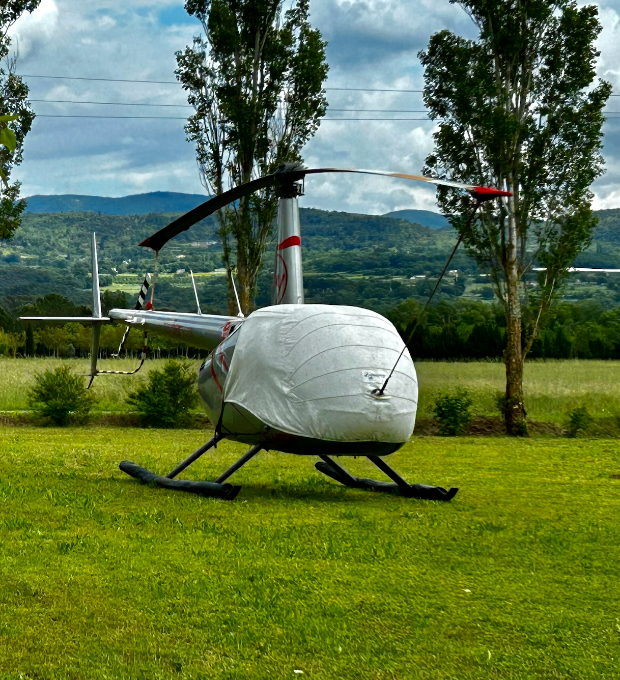 Vue du domaine Plan des Devens avec hélicoptère